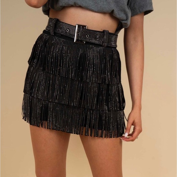 blushing brunette Pants - NWOT eye catcher fringe skort